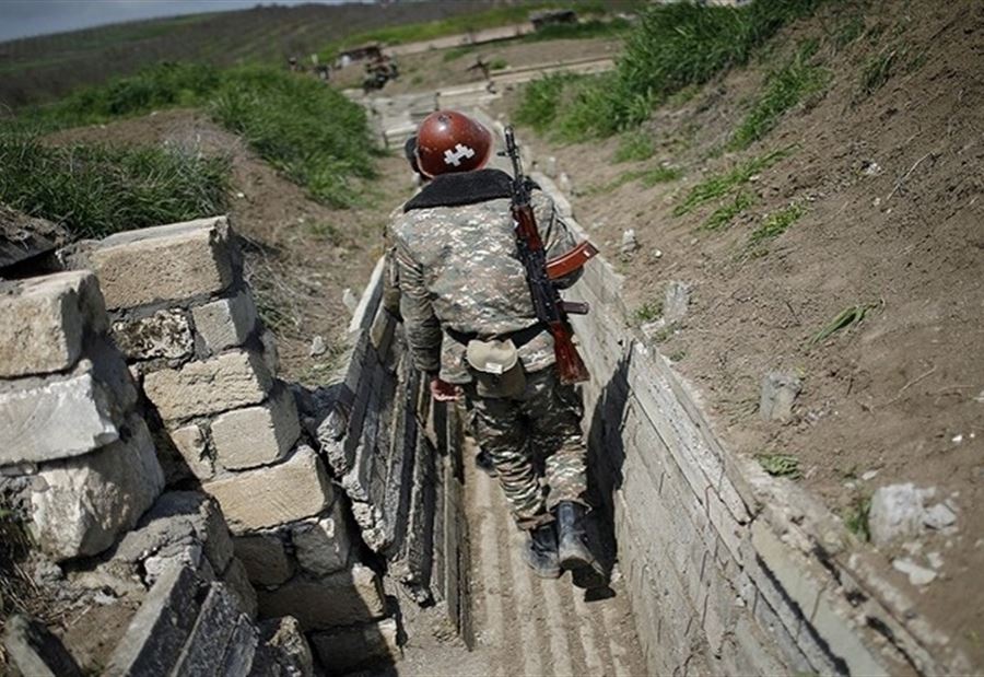 الجيشُ الأذربيجاني يَعرُض الإستسلام على الأرمن 