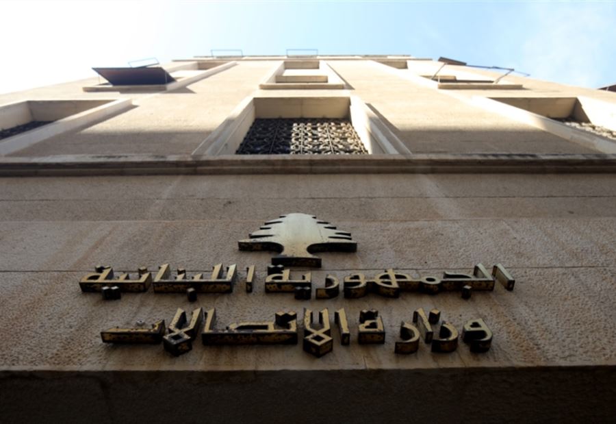 "الاتصالات" تتسلم هبة صينية لتزويد 358 موقعًا للطاقة الشمسية