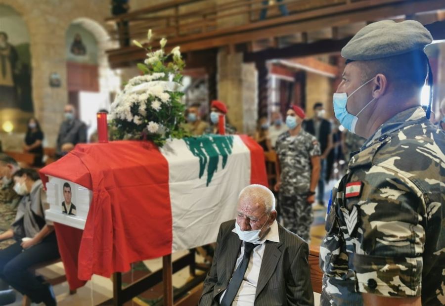 بالصور: الشهيد المؤهل أول جرجس دعيبس الى مثواه الأخير