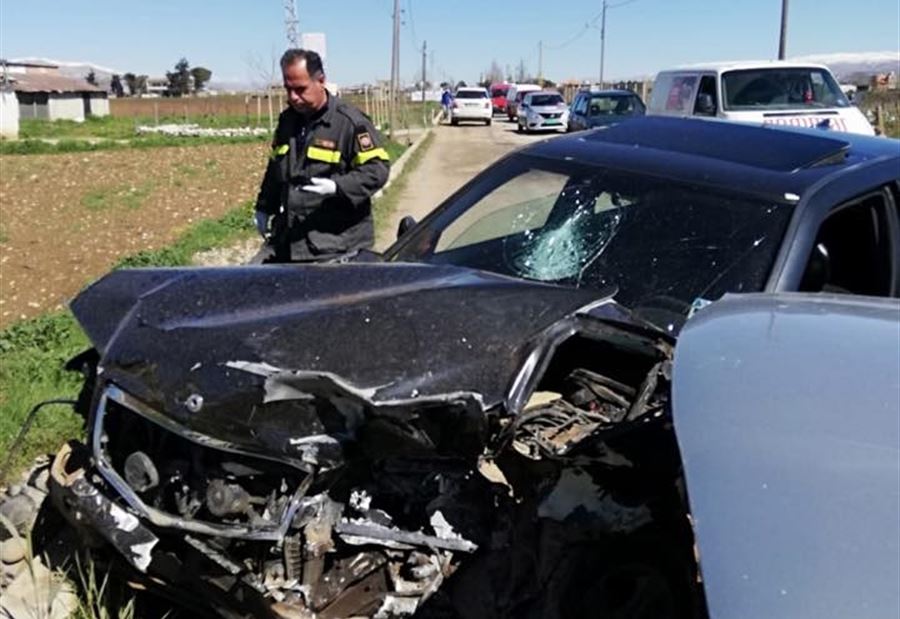 بالصور: ثمانية جرحى في حادث سير في الدلهمية