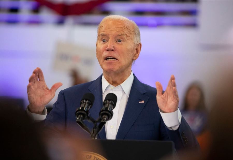 بدأ كـ "عامل غير قانوني" في أميركا... هجومٌ من بايدن على ماسك! بدأ كـ "عامل غير قانوني" في أميركا... هجومٌ من بايدن على ماسك!