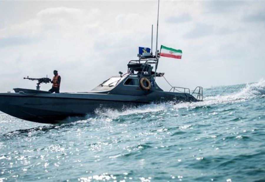 إيران تحتجز سفينة تحمل وقوداً مهرباً و"تعتقل" طاقمها