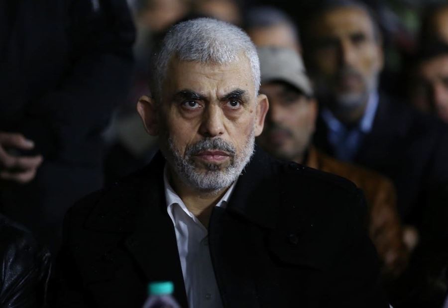 مسؤول إسرائيلي كبير يتحدّث عن إحتمال قتل "السنوار والضيف"