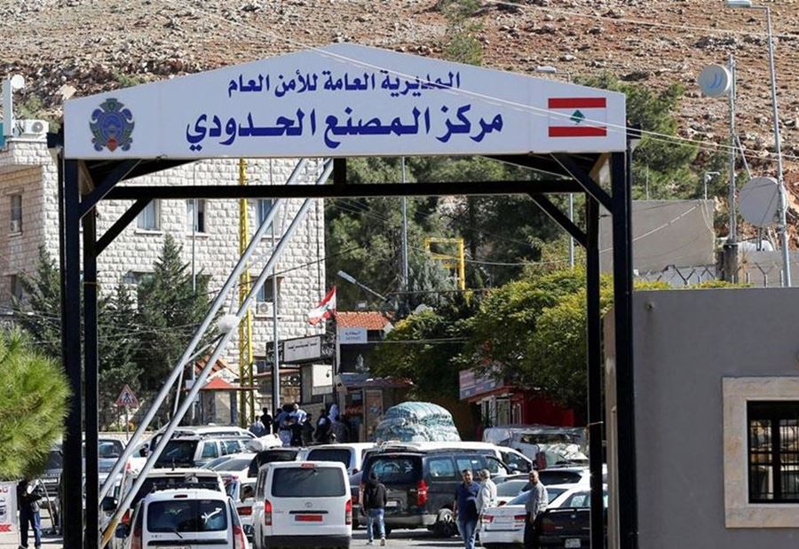 بالصورة: إجراء وقائي من "كورونا" عند معبر المصنع