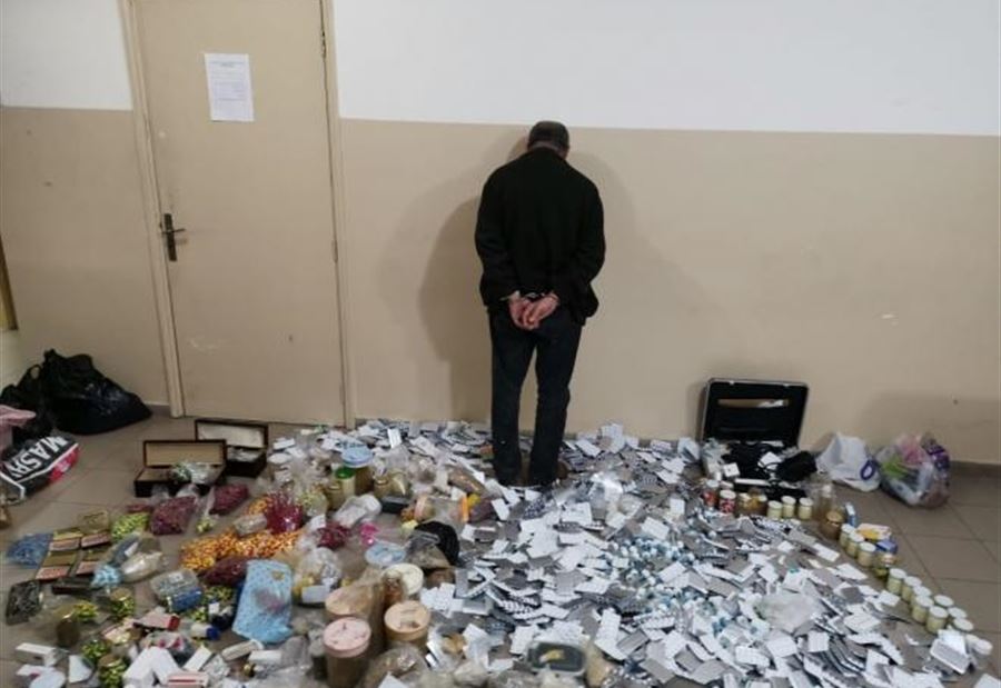 بالصور: توقيف منتحل صفة طبيب يعالج مرضى السرطان