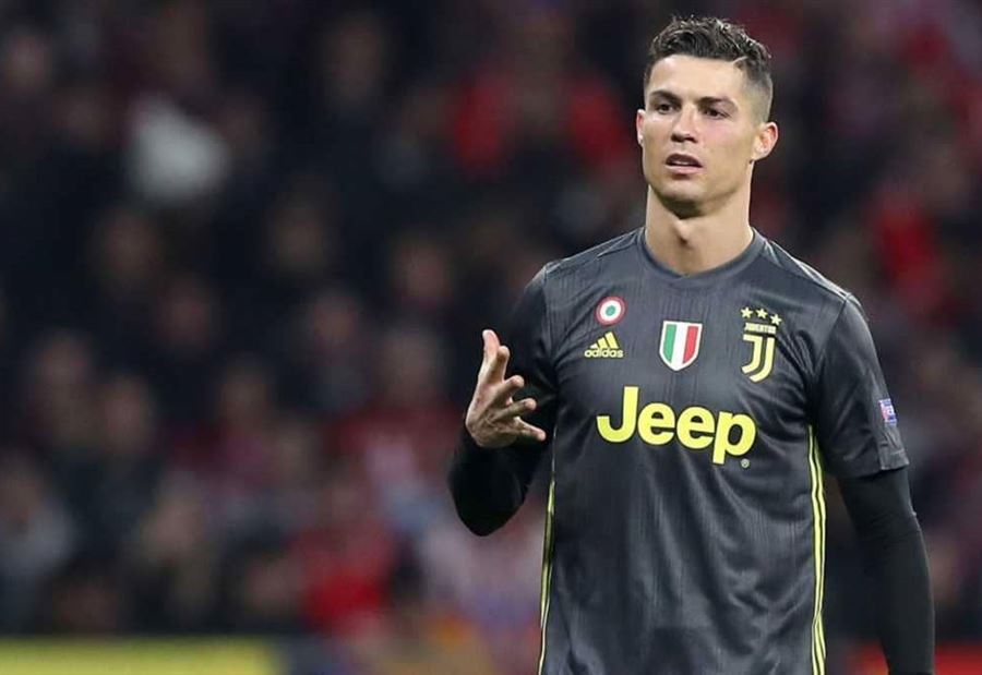 جماهير أتلتيكو مدريد تسخر من رونالدو