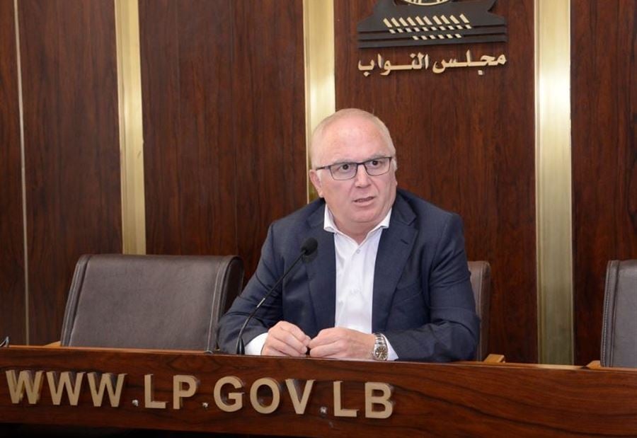 "زمن ولّى"... ضاهر: لِـ إلغاء الطابع المالي الورقي بالكامل!