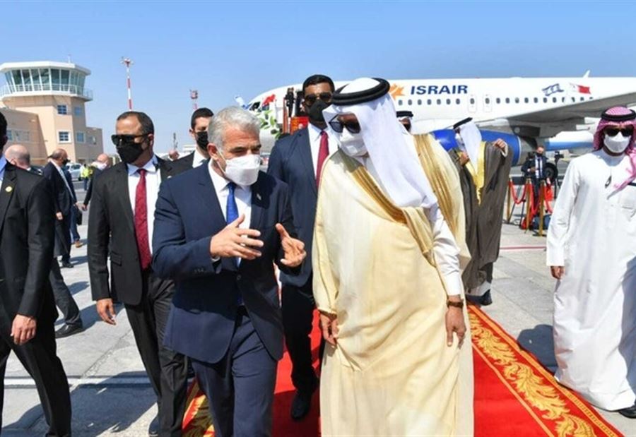 وزير الخارجية الإسرائيلي يصل البحرين في زيارة تاريخية 