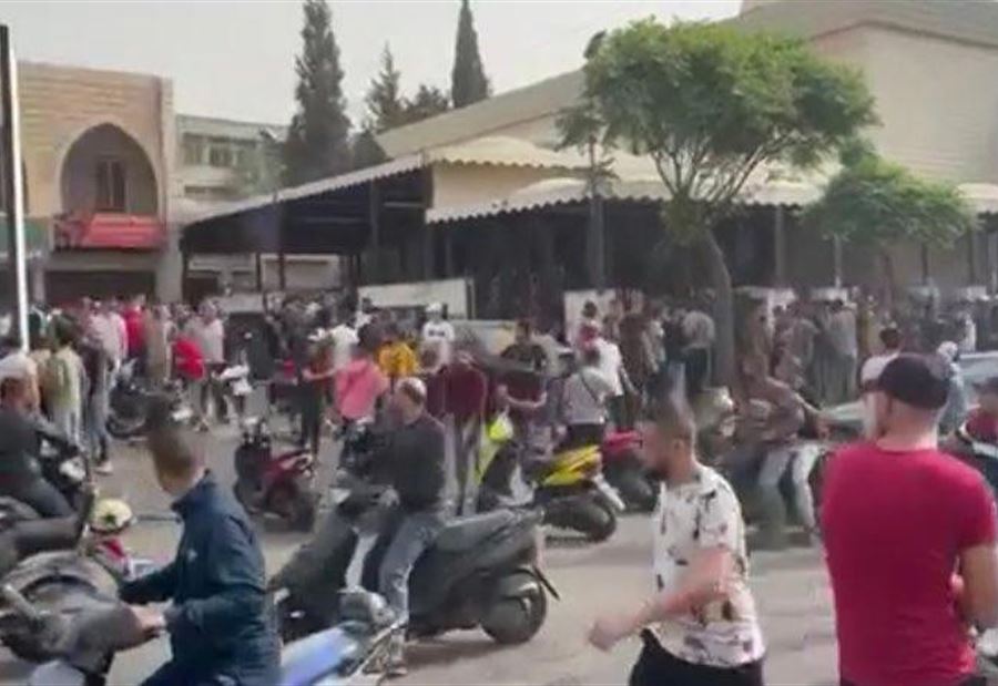 إطلاق نار كثيف خلال تشييع ضحايا "مركب الموت" (فيديو)