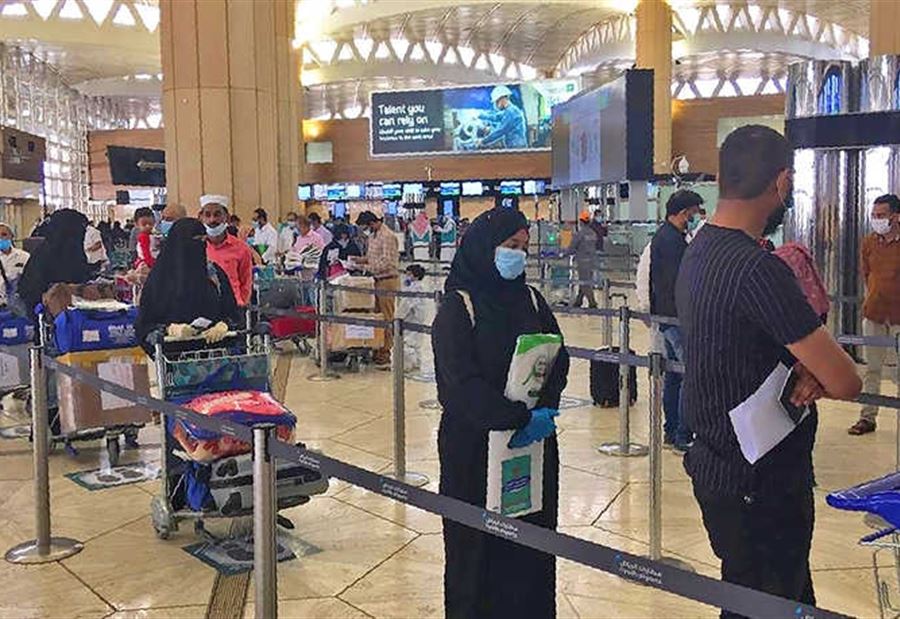 السعودية تُعلّق الرحلات الجويّة من وإلى الهند السعودية تُعلّق الرحلات الجويّة من وإلى الهند