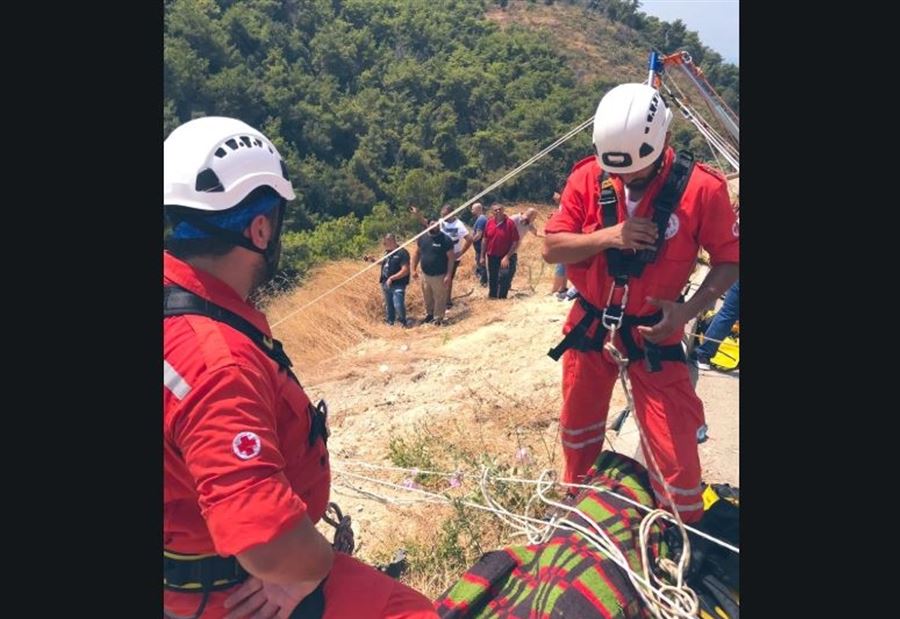 بالصور: إنقاذ شخصين في الضبية