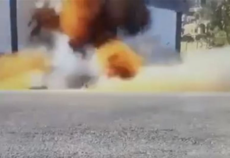 بالفيديو: لحظة تفجير الحزام الناسف للإرهابي بريص بالفيديو: لحظة تفجير الحزام الناسف للإرهابي بريص