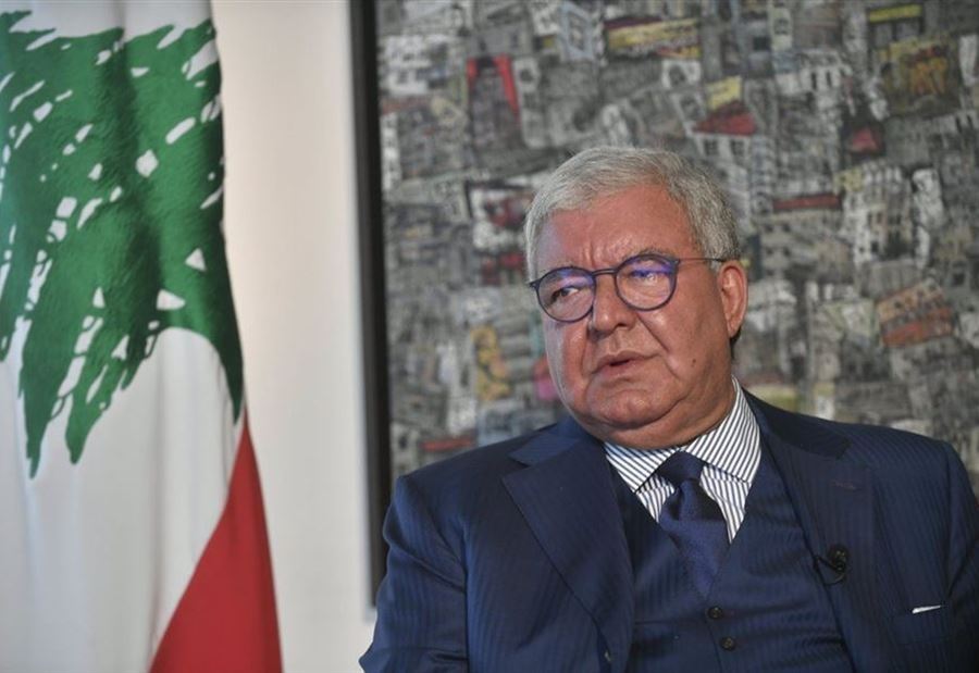 وفدٌ أميركي يحطُّ عند المشنوق