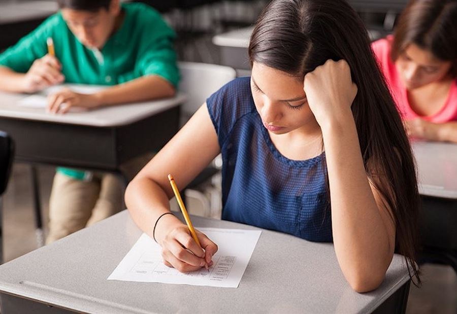 لقاء "هام" مُرتقب في "التربية" بشأن الإمتحانات.. هل تُعتمد المواد الإختيارية؟!  لقاء "هام" مُرتقب في "التربية" بشأن الإمتحانات.. هل تُعتمد المواد الإختيارية؟!