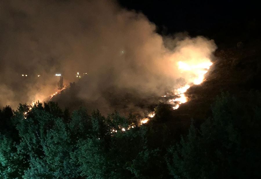 بالصور والفيديو: حريق كبير في فاريا تزامناً مع زيارة الراعي 