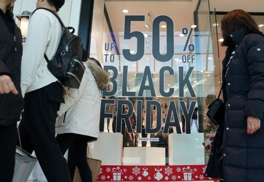 7.4 مليار.. إجمالي  مبيعات الـ"black friday" عبر الإنترنت