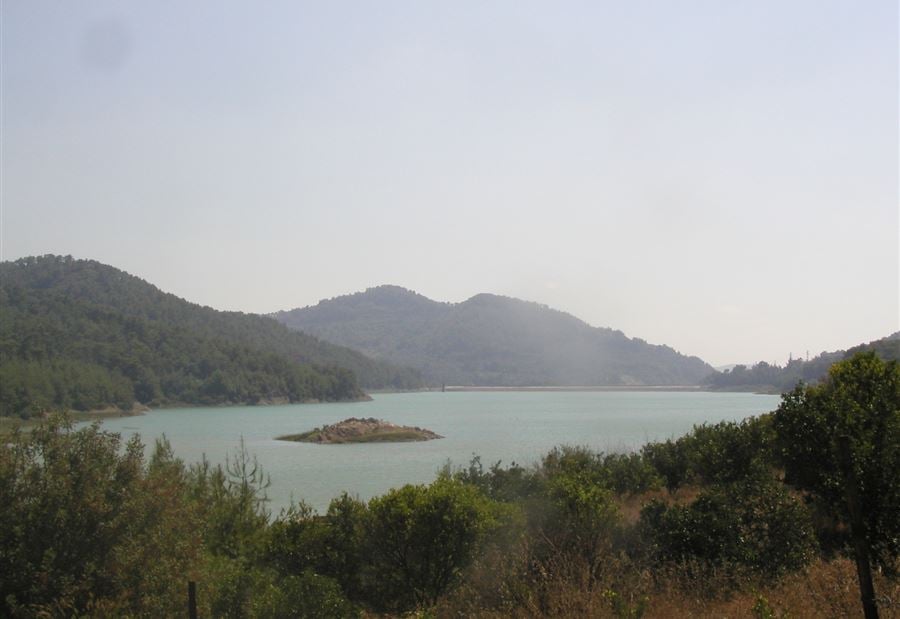 العثور على جثة في نهر (صورة)