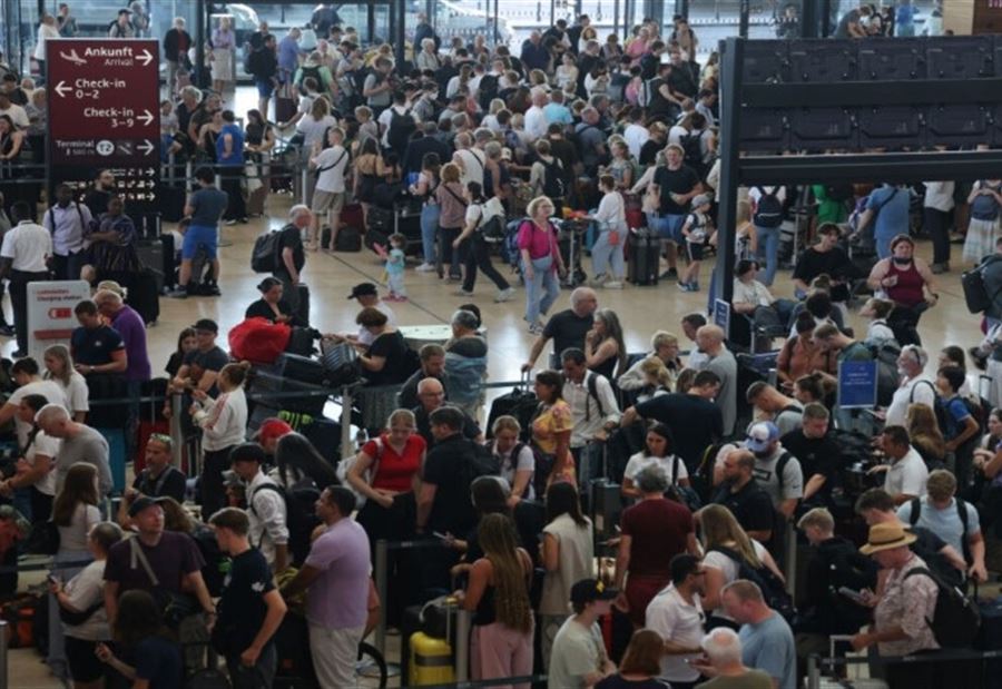 مشكلة تقنية في مطارات ألمانيا: طوابير طويلة وتأخير في الإجراءات!
