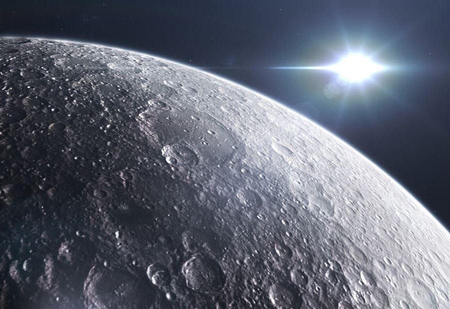 اكتشافٌ مثيرٌ تعلنُه "ناسا"... مياهٌ على سطحِ القمر!