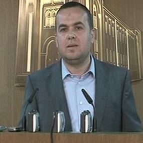الادعاء على أشخاص يمدون شبكات انترنت بطرق غير شرعية