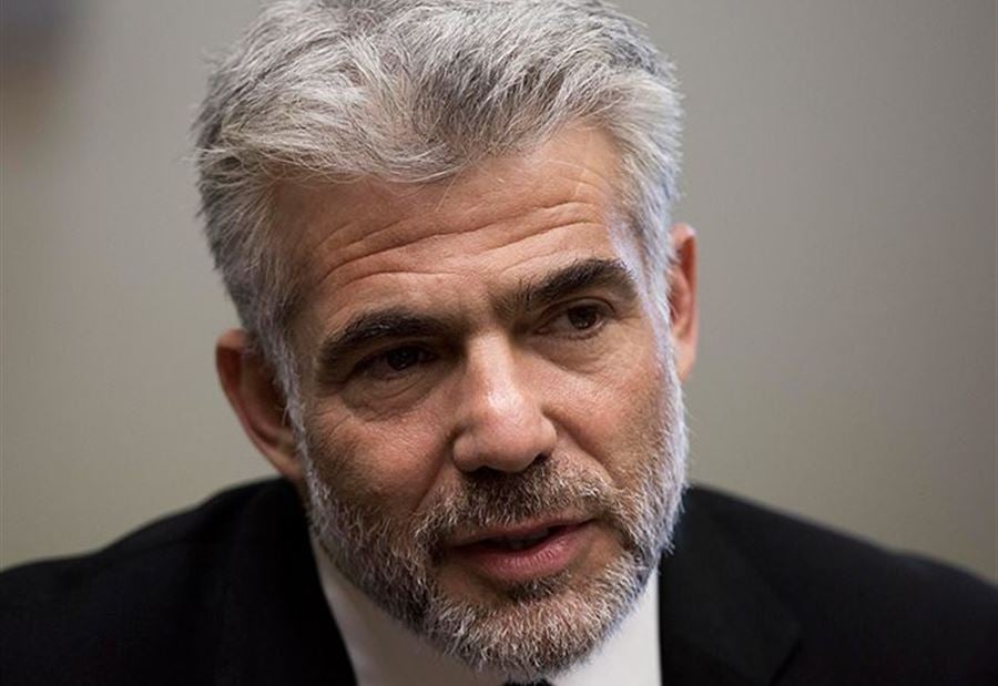 بين الانتقاد والتهنئة... لابيد يعلّق على ضرب إيران