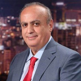 وهاب يرد على سرحال: معلمك عميل وجبان وأنت حشرة