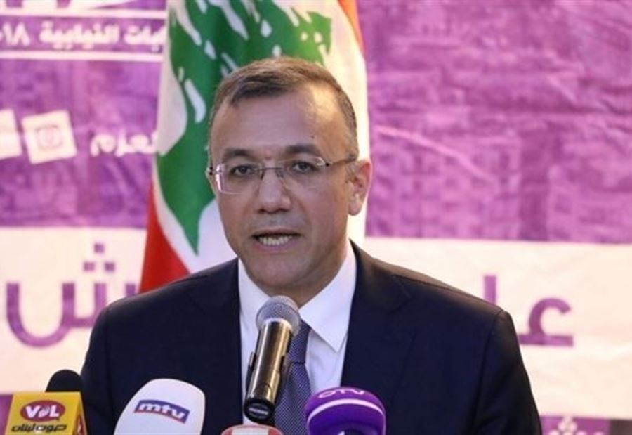 درويش يغرّدُ عن "الإقفال العام" درويش يغرّدُ عن "الإقفال العام"