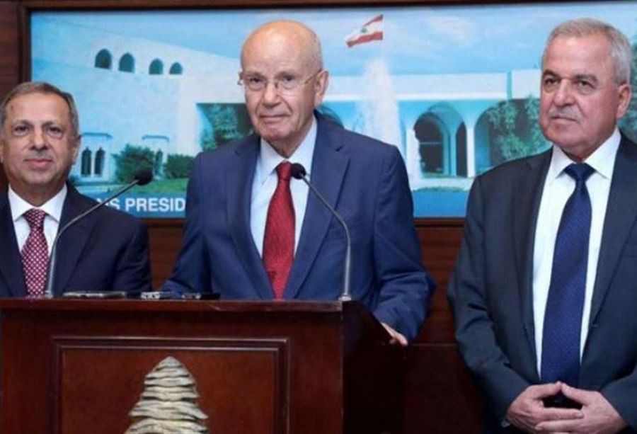 حل وسط يجمع الحريري بالنواب السنة المستقلين في بعبدا حل وسط يجمع الحريري بالنواب السنة المستقلين في بعبدا