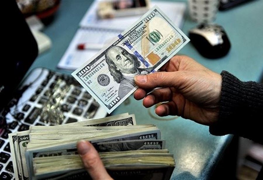 دولار السوق السوداء... كيف إفتتح؟