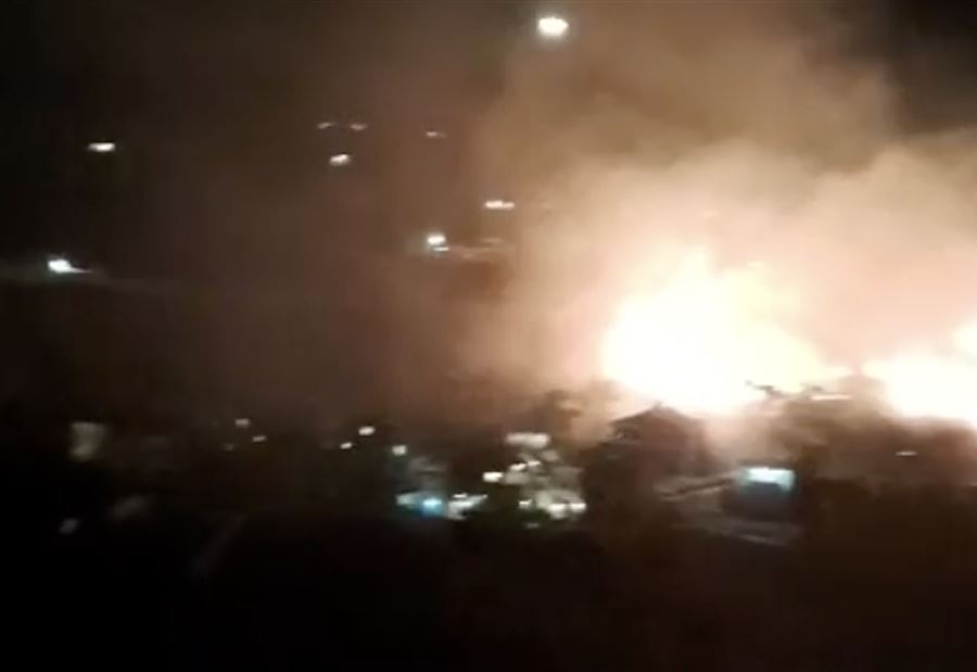 كارثة بيئية في "صوفر": النيران تلتهم الأحراش وسط مشاهد مؤلمة (فيديو) كارثة بيئية في "صوفر": النيران تلتهم الأحراش وسط مشاهد مؤلمة (فيديو)