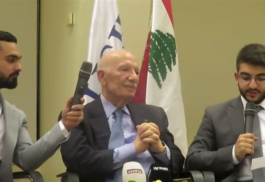 بالفيديو: حسين الحسيني عن إنتخاب بشير ..وإسرائيل بالفيديو: حسين الحسيني عن إنتخاب بشير ..وإسرائيل