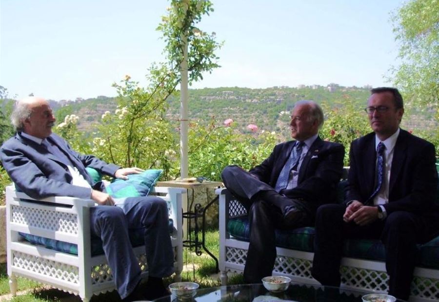 جنبلاط: أتمنى للرئيس بايدن أن يشفي أميركا جنبلاط: أتمنى للرئيس بايدن أن يشفي أميركا