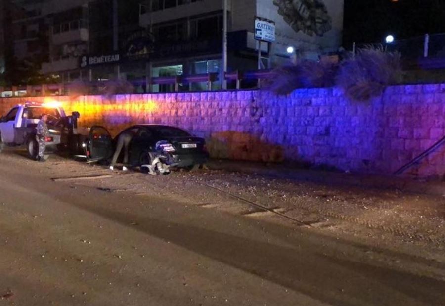 بالصور: قتيل جراء حادث صدم على اوتوستراد زوق مصبح