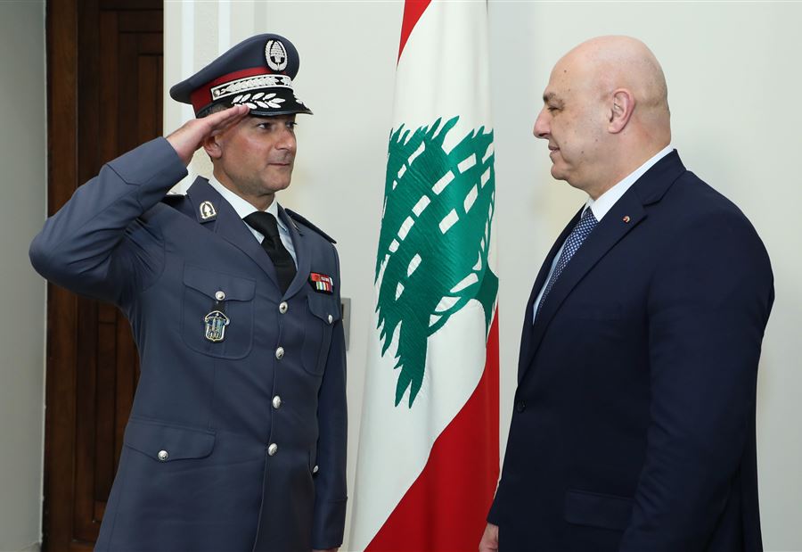 اللواء عبد الله يعتذر عن قبول التّهاني!