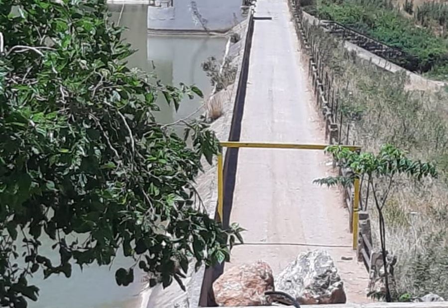 إقفال جسر يربط بين عكار والمنية بسبب تصدّعه 