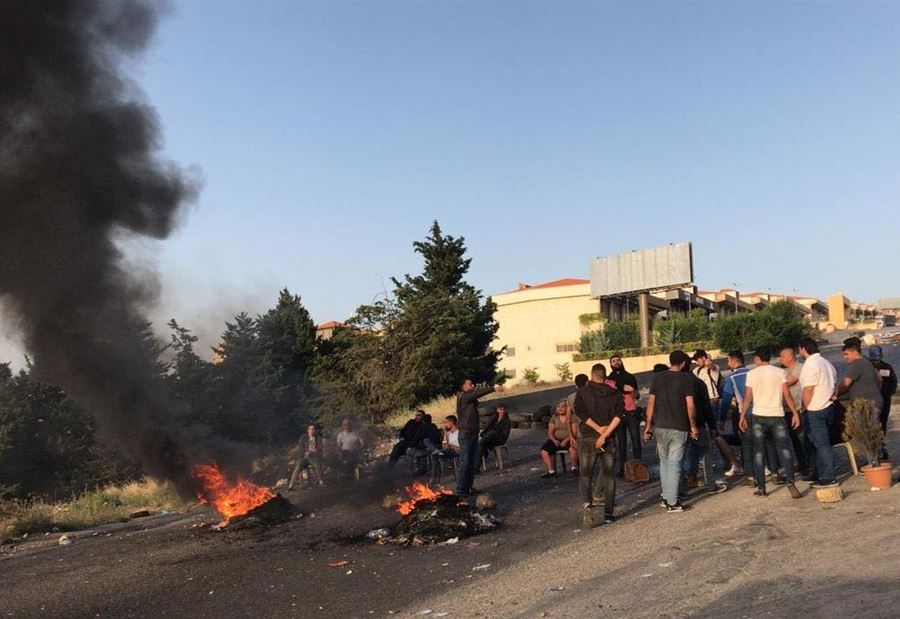 بالصور: طريق جديتا العالي مقطوع 