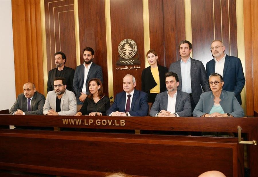 نواب التغيير يختبرون المرشحين قبل "الفصل"!