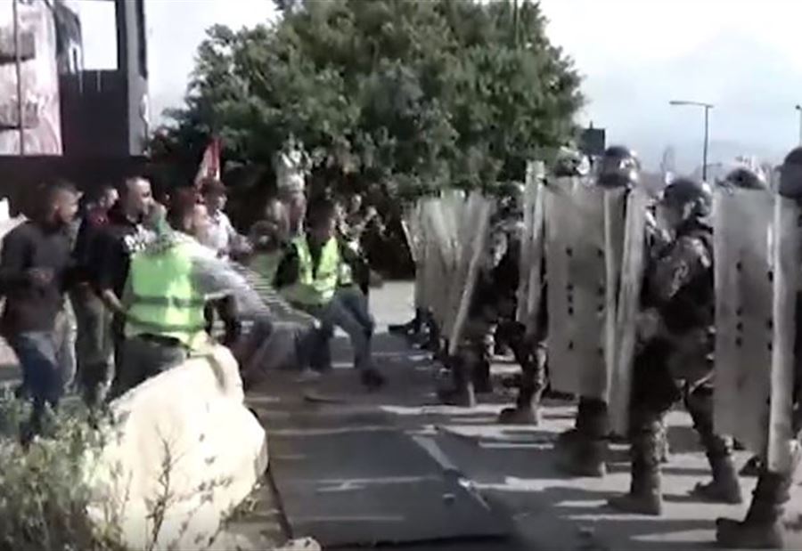 تمارين للجيش تحاكي التعامل مع متظاهرين وتنفيذ مداهمات (فيديو)