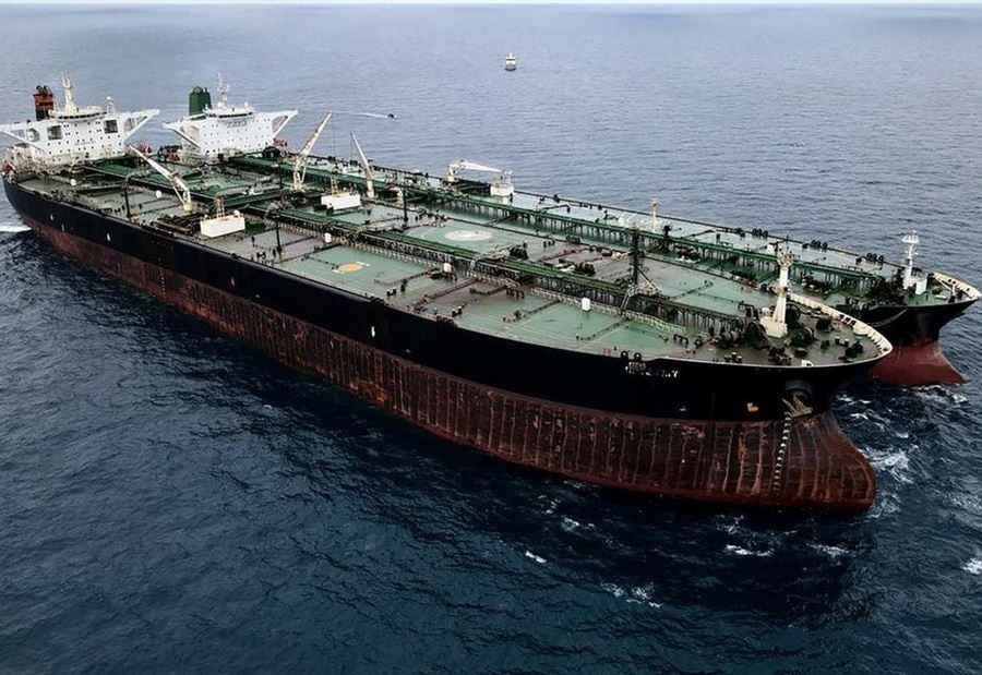 محاولة أميريكية بمصادرة ناقلة نفط إيرانية