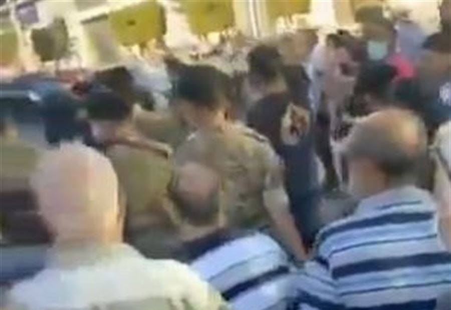 بالفيديو: تسكير ساحة إيليا من قبل المتظاهرين 