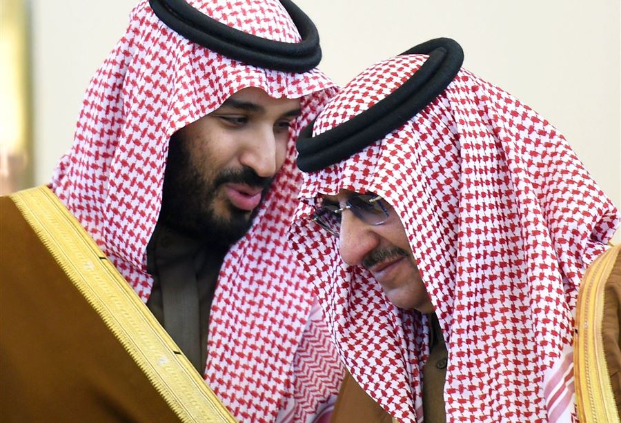 تفاصيل إعتقال الأميرين بن نايف وبن عبدالعزيز.. من وقّع؟