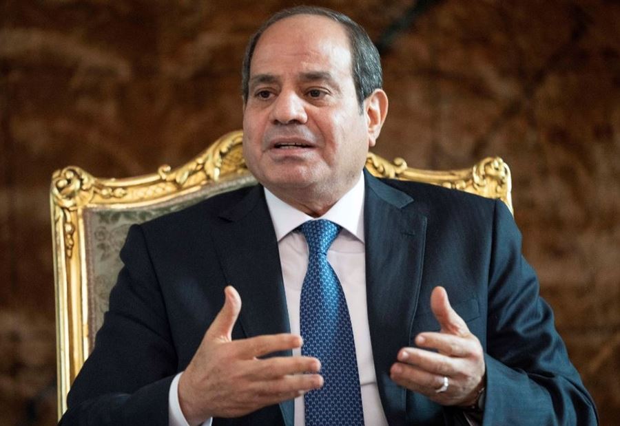 "لا ترى عيني سوى مصالحكم"... السيسي يؤدي اليمين لولاية جديدة!