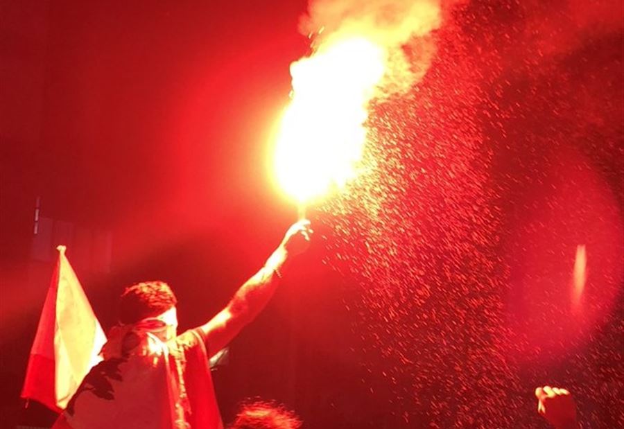 بالفيديو: مظاهرة أمام منزل جنبلاط "إنت واحد منن!"