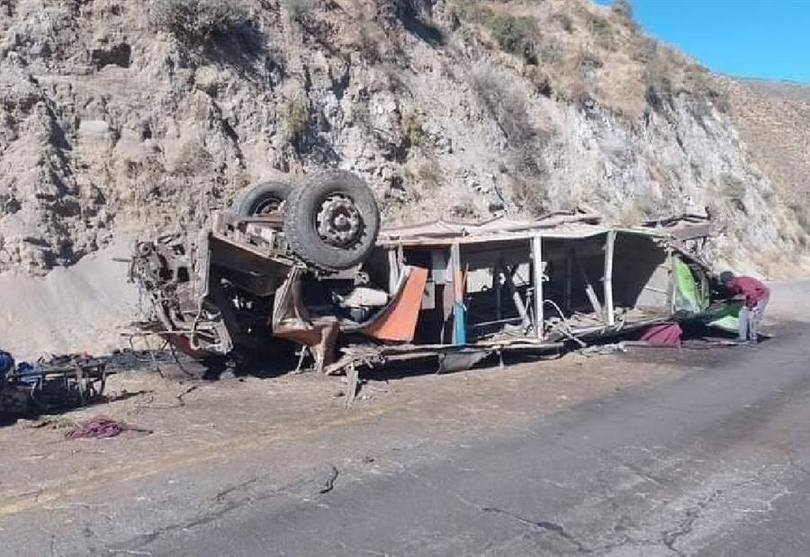 عشرات القتلى وإصابات "خطرة" جراء سقوط حافلة في البيرو