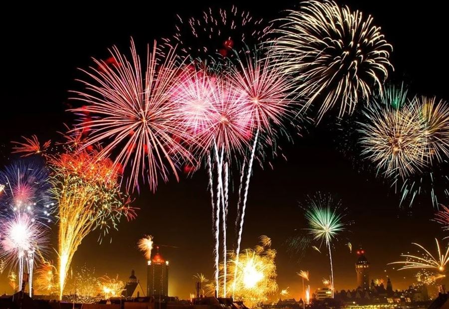 إليكُم أوّل دولتين ستحتفلان بالعام الجديد 2023!