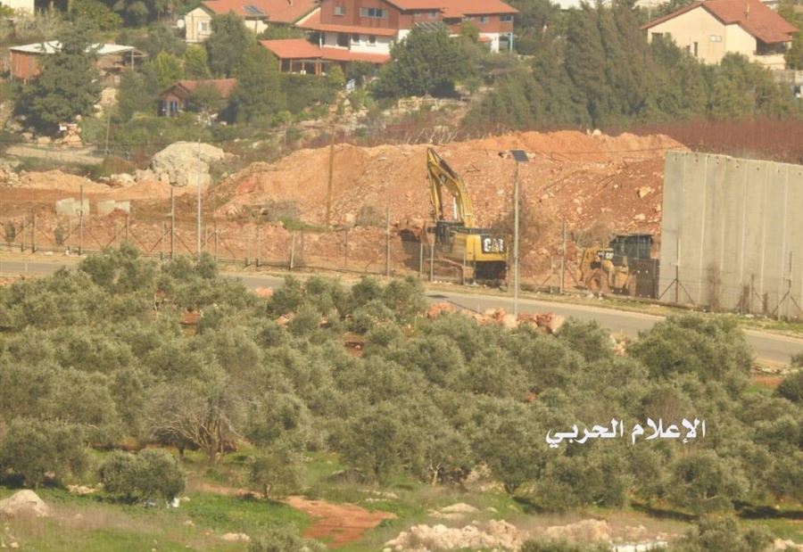 بالصور.. الجيش الإسرائيلي يواصل أعمال الحفر مقابل كفركلا