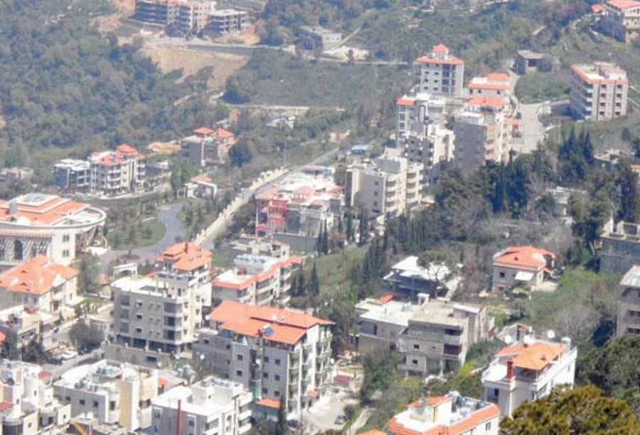 استهداف شقة سكنية في عين الرمانة- عاليه استهداف شقة سكنية في عين الرمانة- عاليه