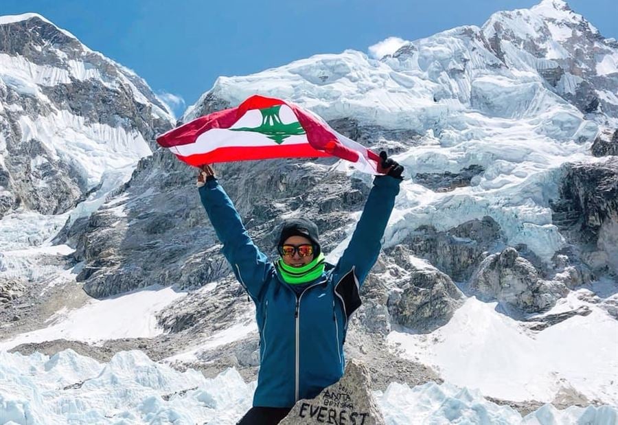 بالصور: أول لبنانية "محجبة" تخوض أصعب مغامرة