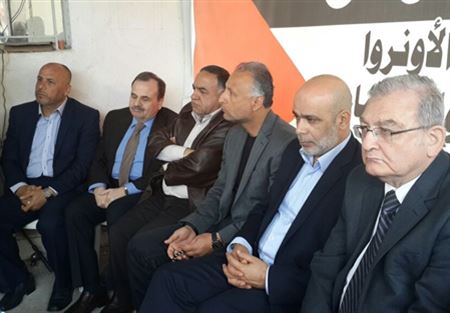 خلية الازمة عرضت نتائج الحوار مع مدير الاونروا 
