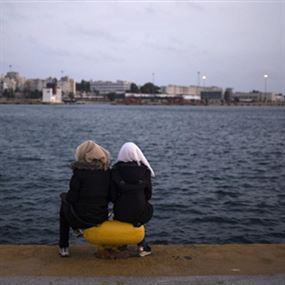 بوارج بريطانية تتصدى للمهاجرين ببحر إيجه بوارج بريطانية تتصدى للمهاجرين ببحر إيجه
